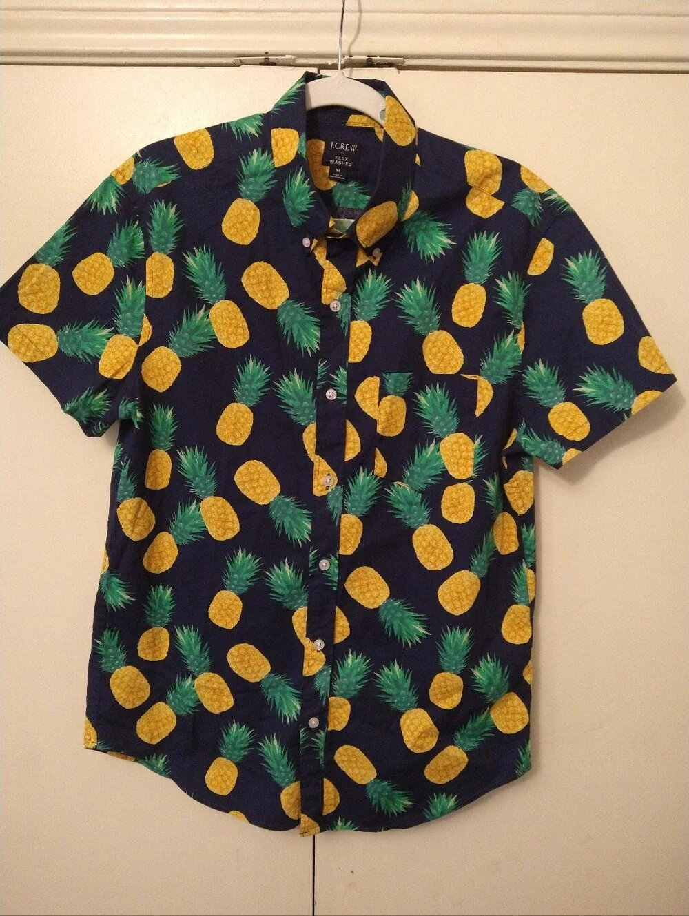 J Crew Flex Washed Slim Pineapple Print Button Down Shirt Men's sz Medium